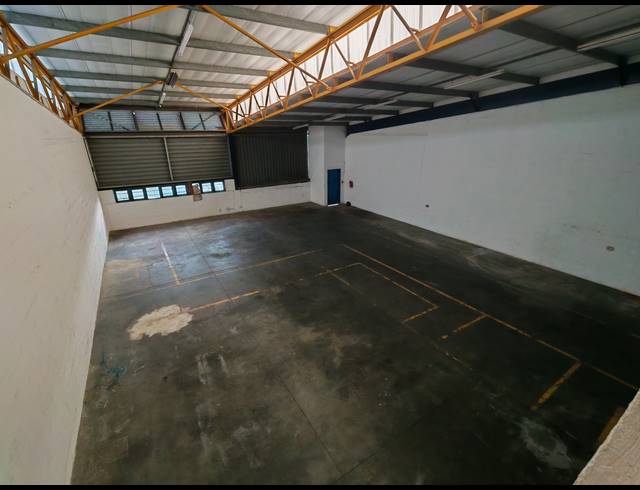 334M² WAREHOUSE TO LET IN GLEN ANIL